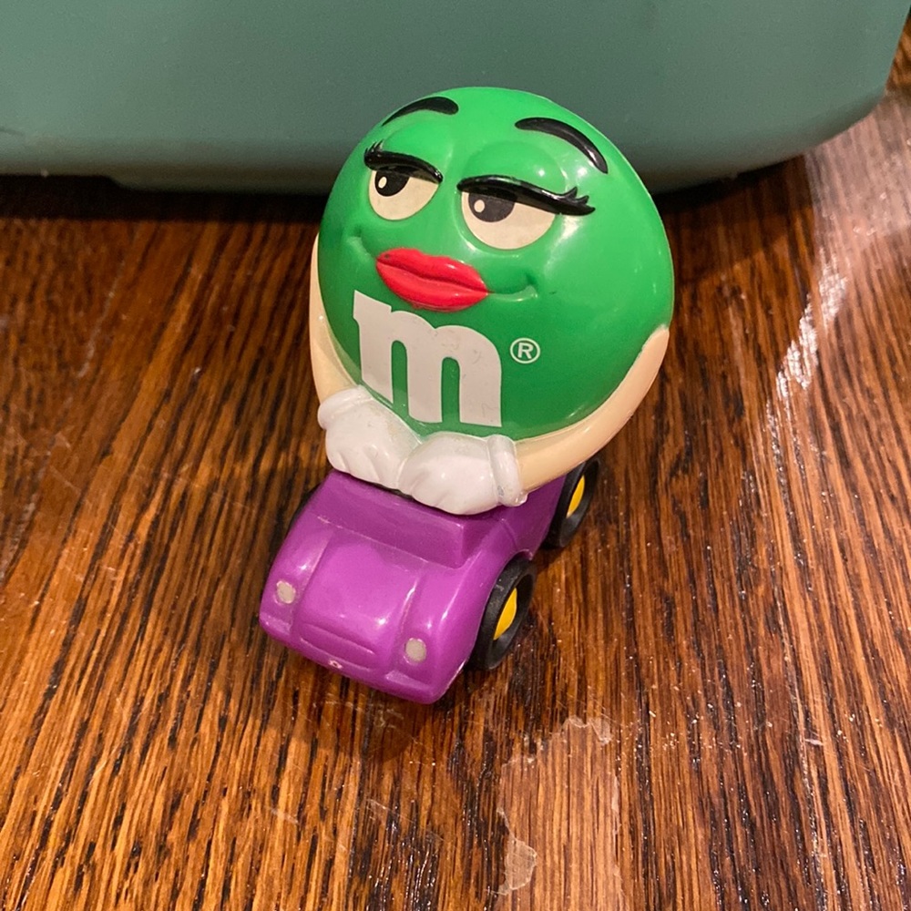 1997 M&M Burger King Happy Meal Toy     green kids toys vintage candy dispenser